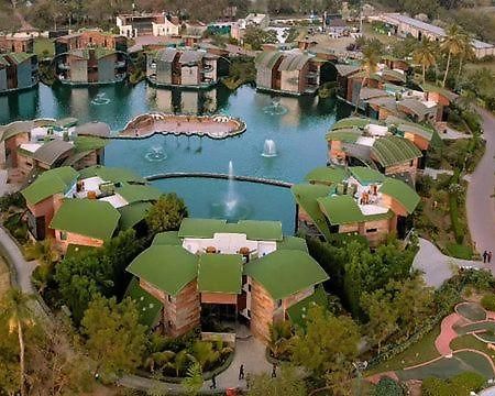 Neonz Resort & Club Ānand Exterior foto