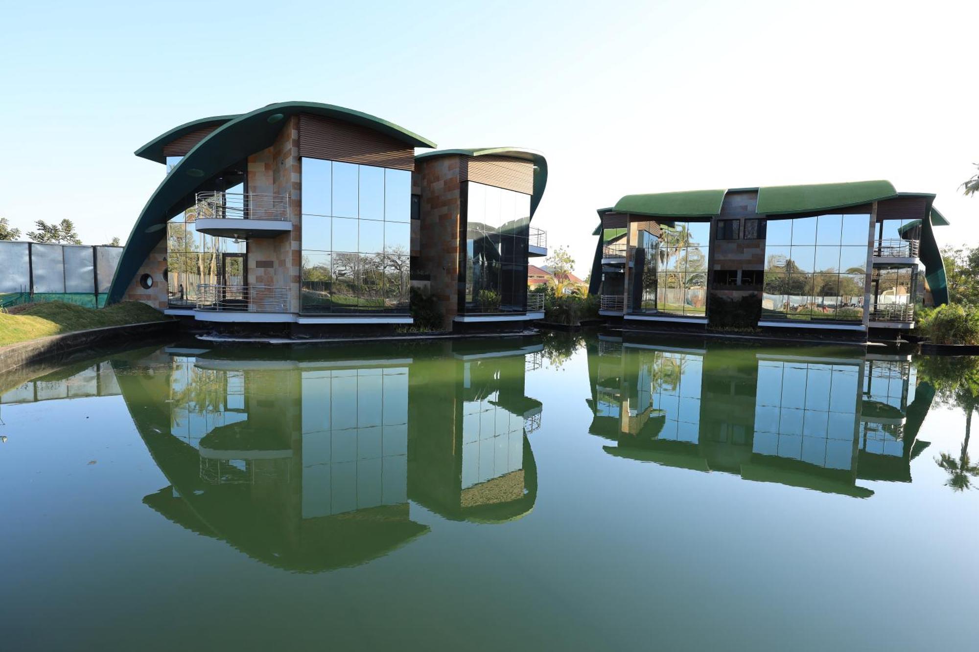 Neonz Resort & Club Ānand Exterior foto